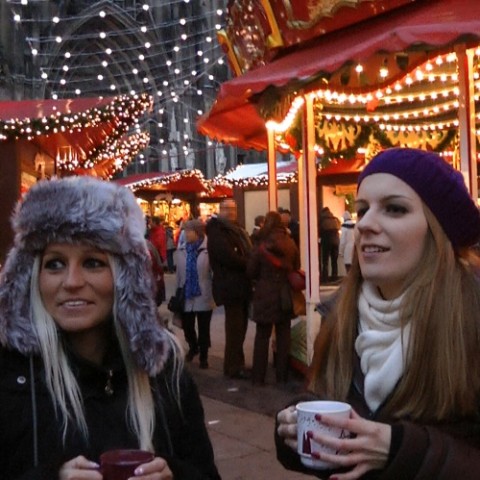 2 frivole Fotzen aufm Kölner Weihnachtsmarkt