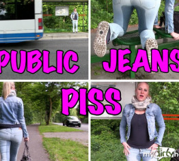 Public Jeans Piss an der Bushaltestelle