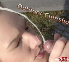Outdoor Cumshot