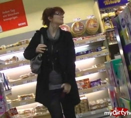 Unglaublich Public - Blowjob im Supermarkt