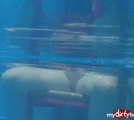 Unterwasserkamera - Bondage im Pool