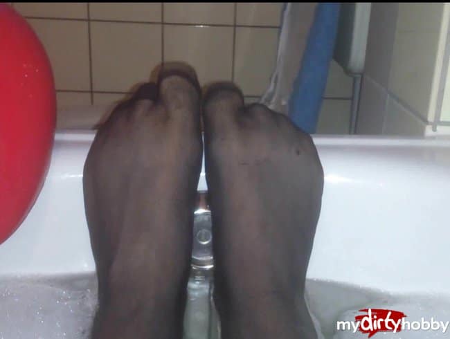 Nylonfüsse in der Badewanne