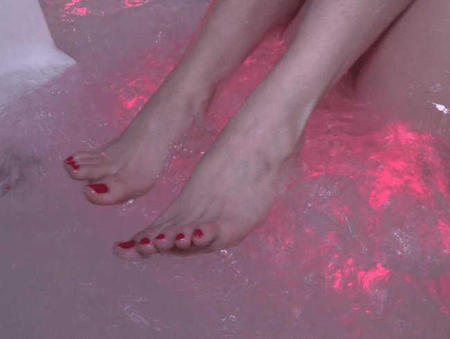 Süße Füße im Whirlpool