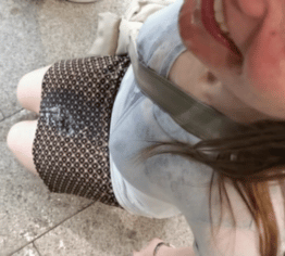 Pissen, Blasen und Fisten im Fahrstuhl!