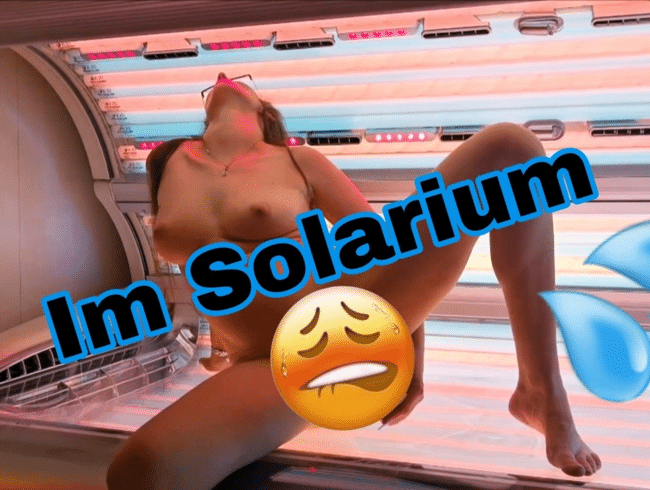 Im Solarium Dildo Spass (Kurzversion)