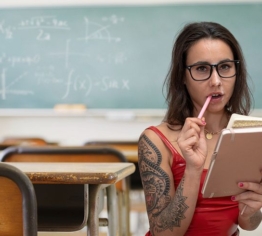 DIE TOTALE SCHWANZ-ERZIEHUNG! VON DER BERUFSCHUL-SCHLAMPE zur strengen LEHRERIN! Traust du dich?