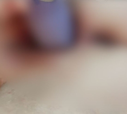 Geiler Orgasmus mit Dildo, Vibrator und Stöhnen. Ich will hart gefickt werden.