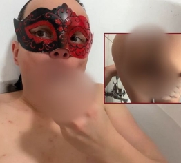 Spritziges Erlebnis in der Badewanne ! Dildoaktion pur!