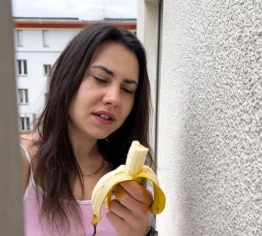 Versauter PRIVATSEX mit dem Nachbarn. WER gibt dem „ÄFFCHEN“ SPERMA? Morgenlatte abgemolken!